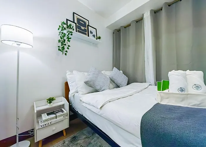 Citispace 1br Condotel At Ridgewood Towers Near Bgc Airport #rw03b *