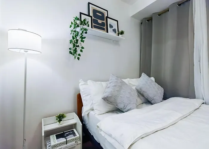Citispace 1br Condotel At Ridgewood Towers Near Bgc Airport #rw03b *