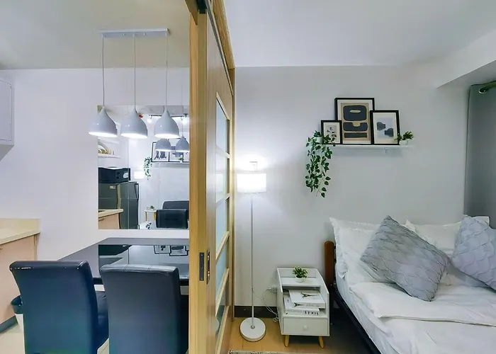 Citispace 1br Condotel At Ridgewood Towers Near Bgc Airport #rw03b